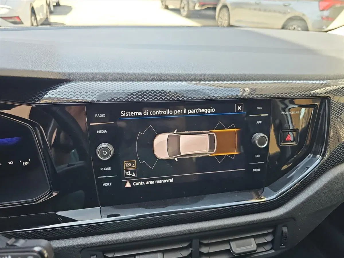 Volkswagen Taigo usata a Lecco (15)