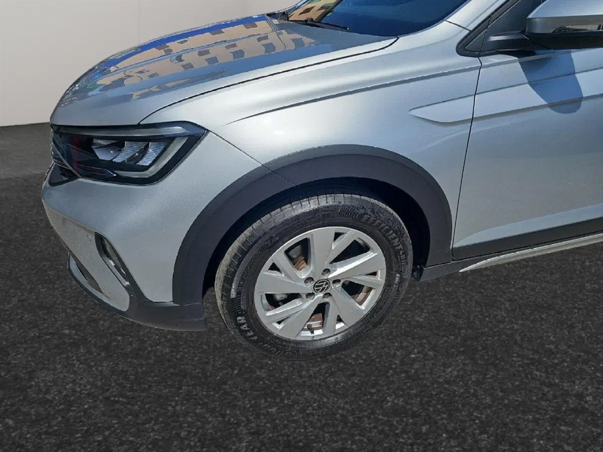 Volkswagen Taigo usata a Lecco (17)