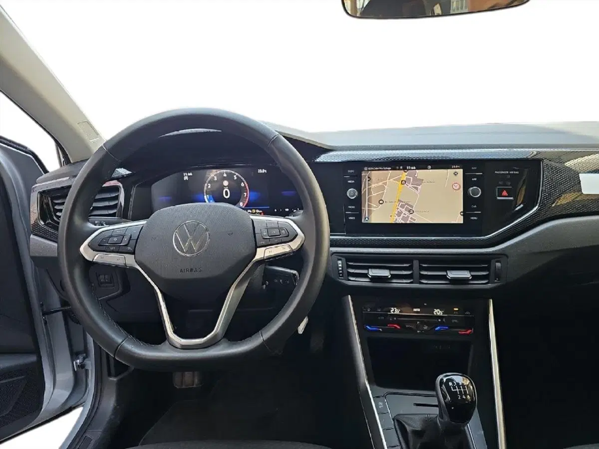 Volkswagen Taigo usata a Lecco (9)