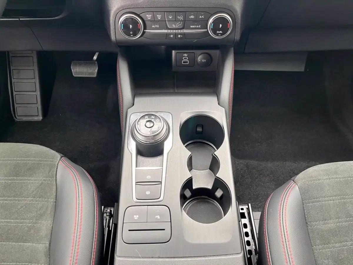 Ford Kuga usata a Milano (16)