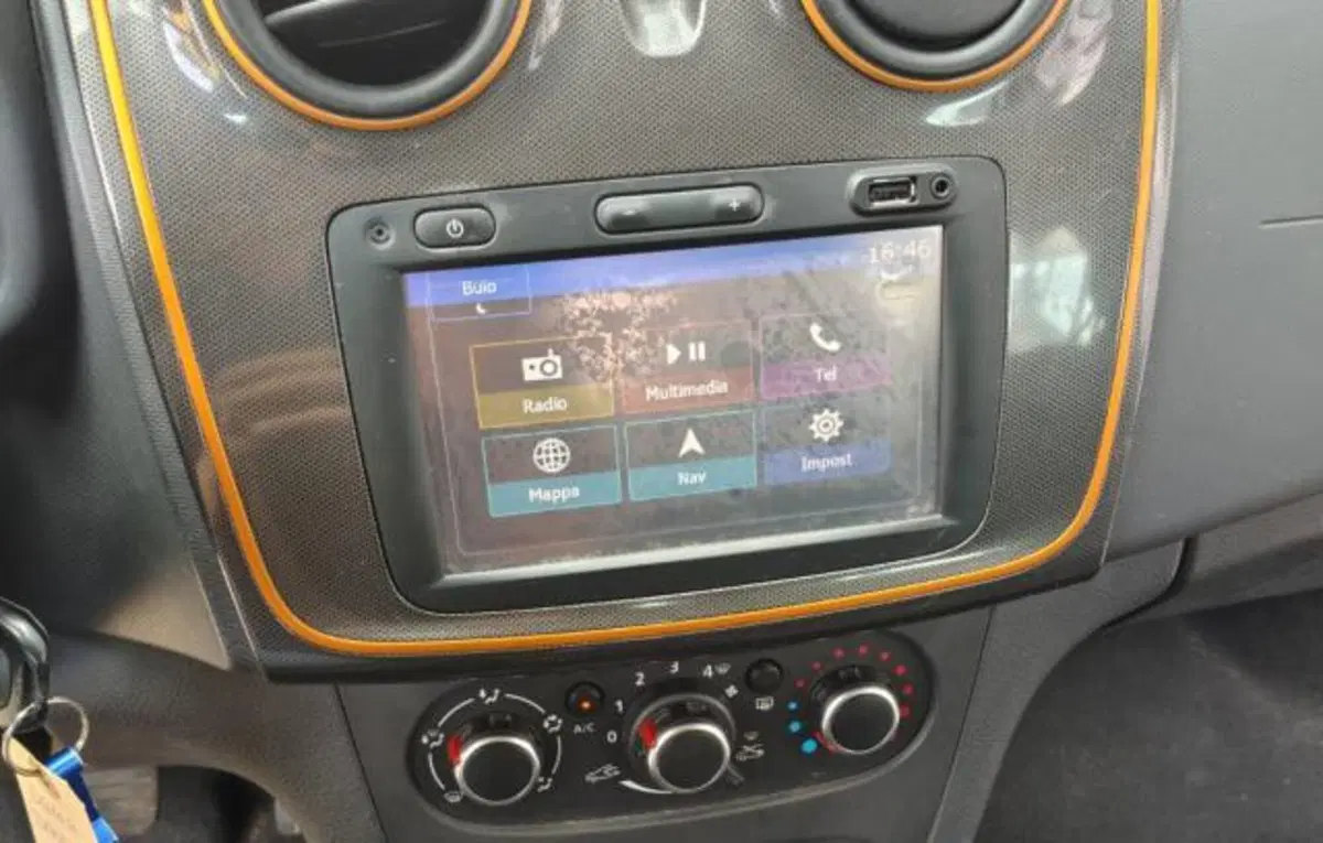Dacia Sandero usata a Ancona (10)