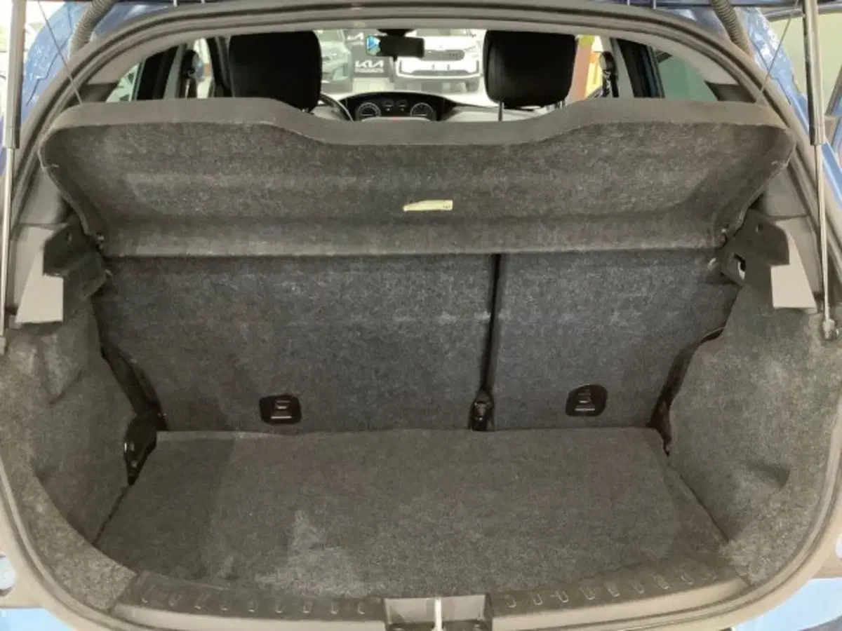 Lancia Ypsilon usata a Catania (12)