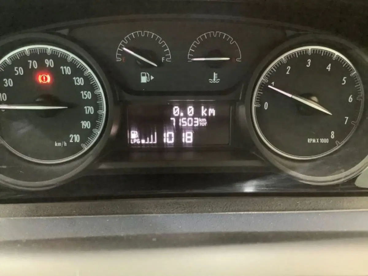 Lancia Ypsilon usata a Catania (15)