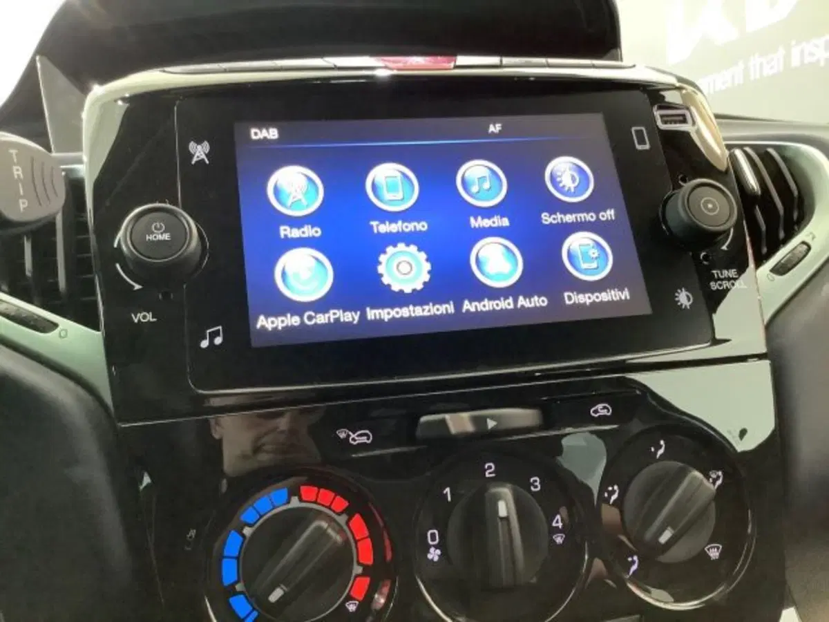 Lancia Ypsilon usata a Catania (16)