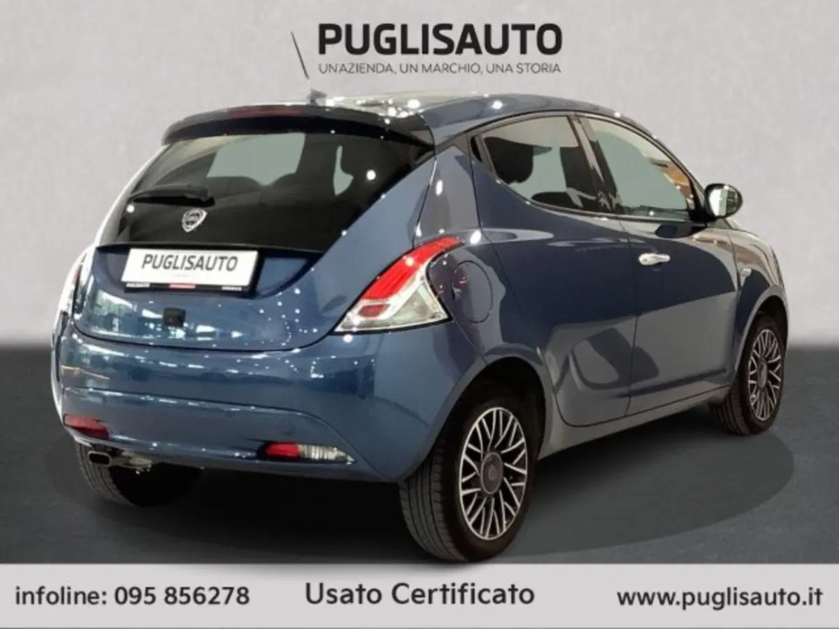 Lancia Ypsilon usata a Catania (4)