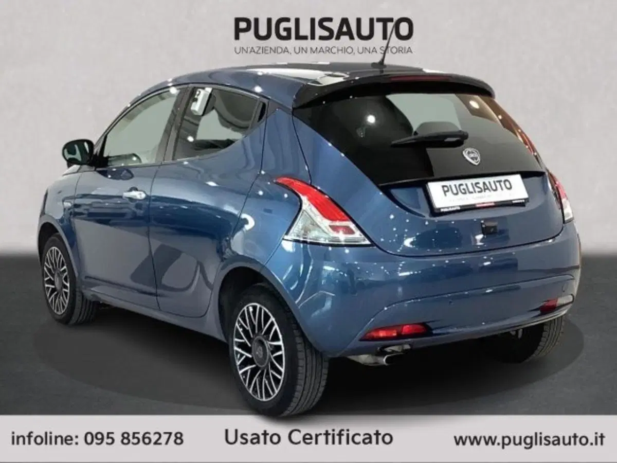 Lancia Ypsilon usata a Catania (6)