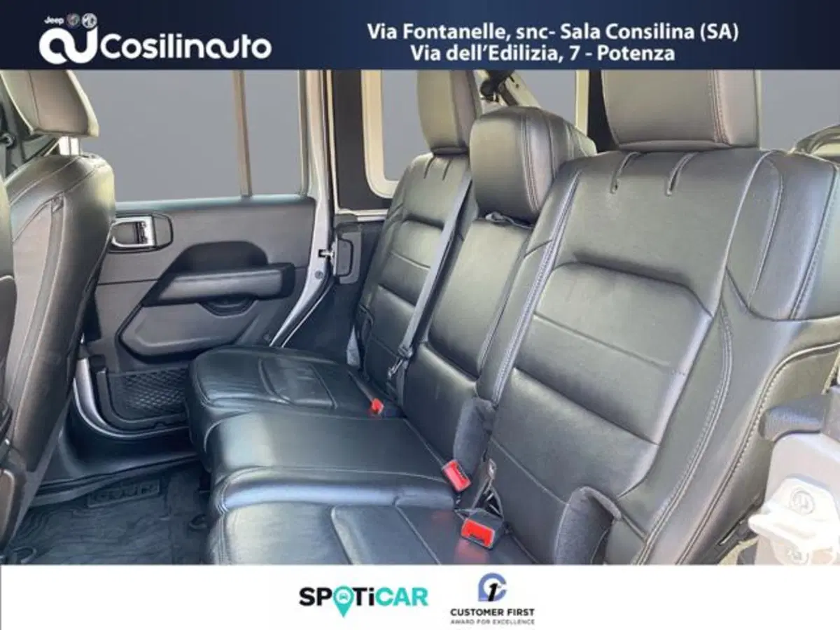 Jeep Wrangler Unlimited usata a Salerno (10)