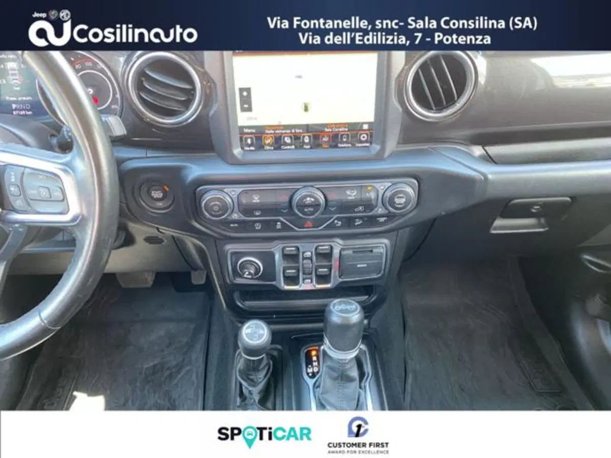 Jeep Wrangler Unlimited usata a Salerno (13)