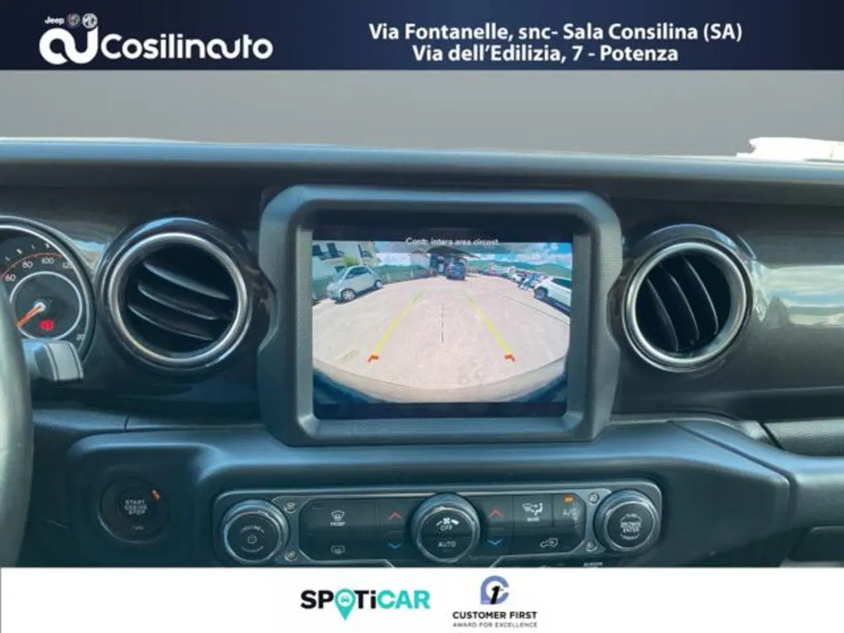 Jeep Wrangler Unlimited usata a Salerno (15)