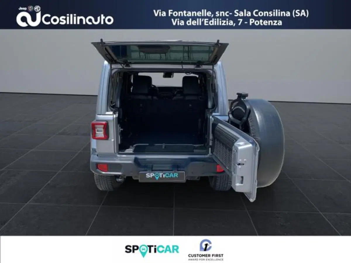 Jeep Wrangler Unlimited usata a Salerno (17)