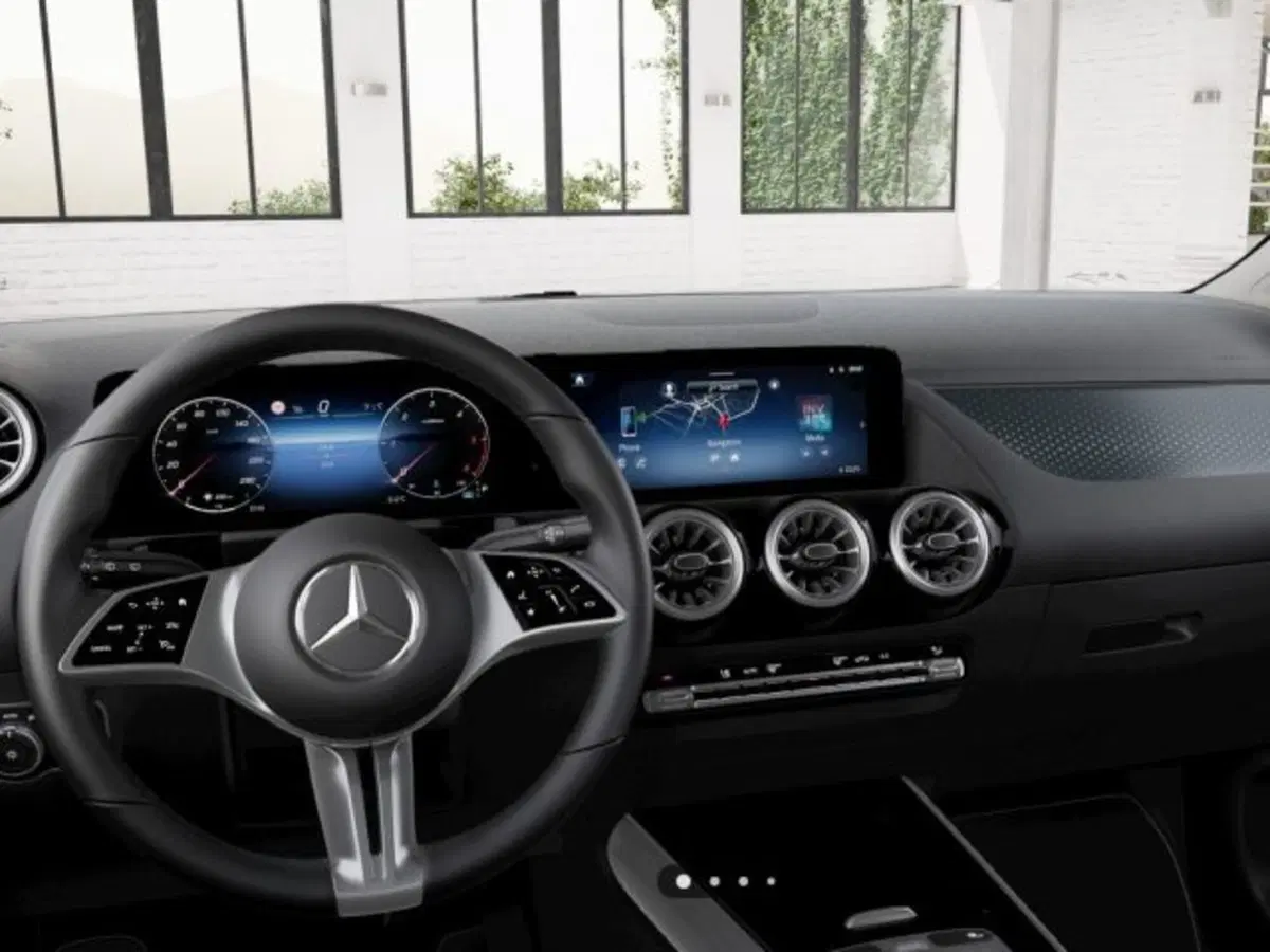 Mercedes-Benz GLA SUV nuova a Verona (5)