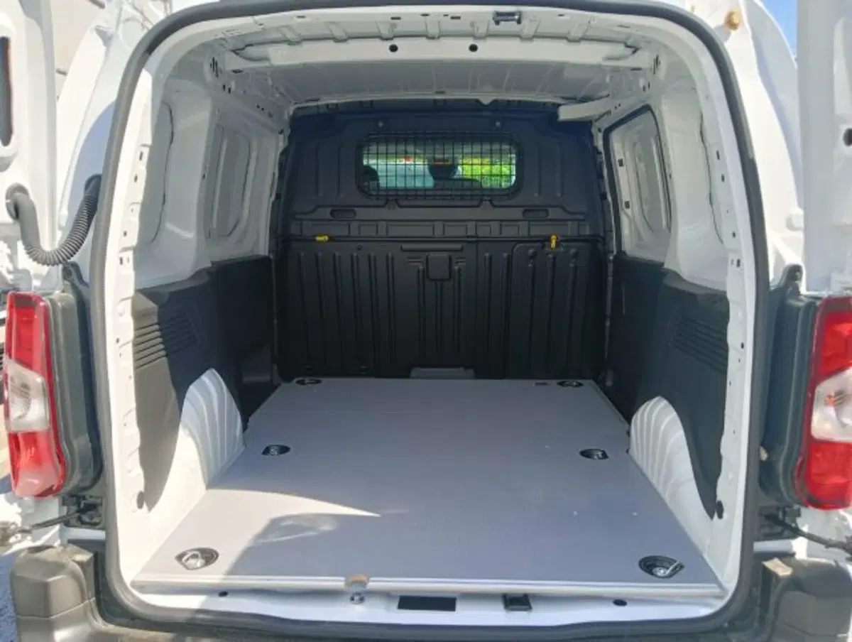 Toyota Proace City Furgone nuova a Brescia (12)
