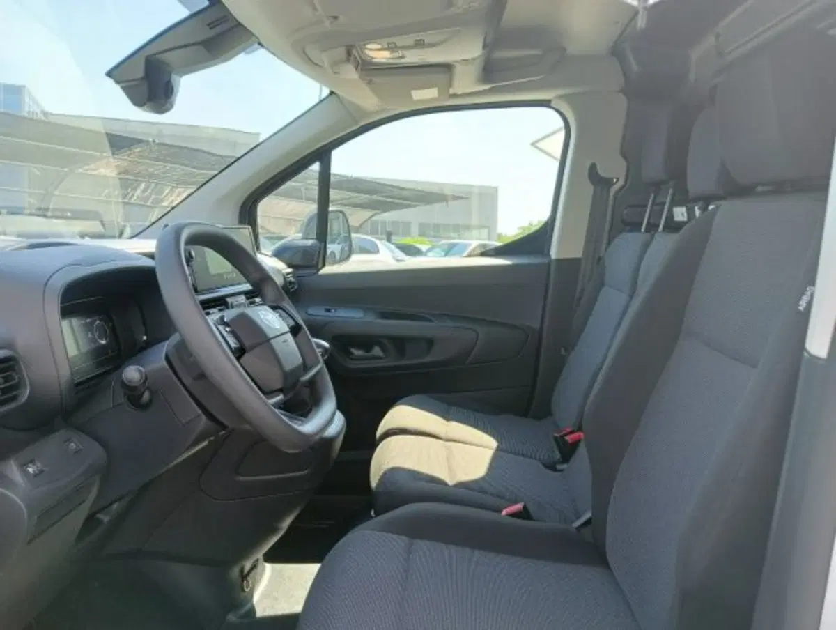 Toyota Proace City Furgone nuova a Brescia (8)