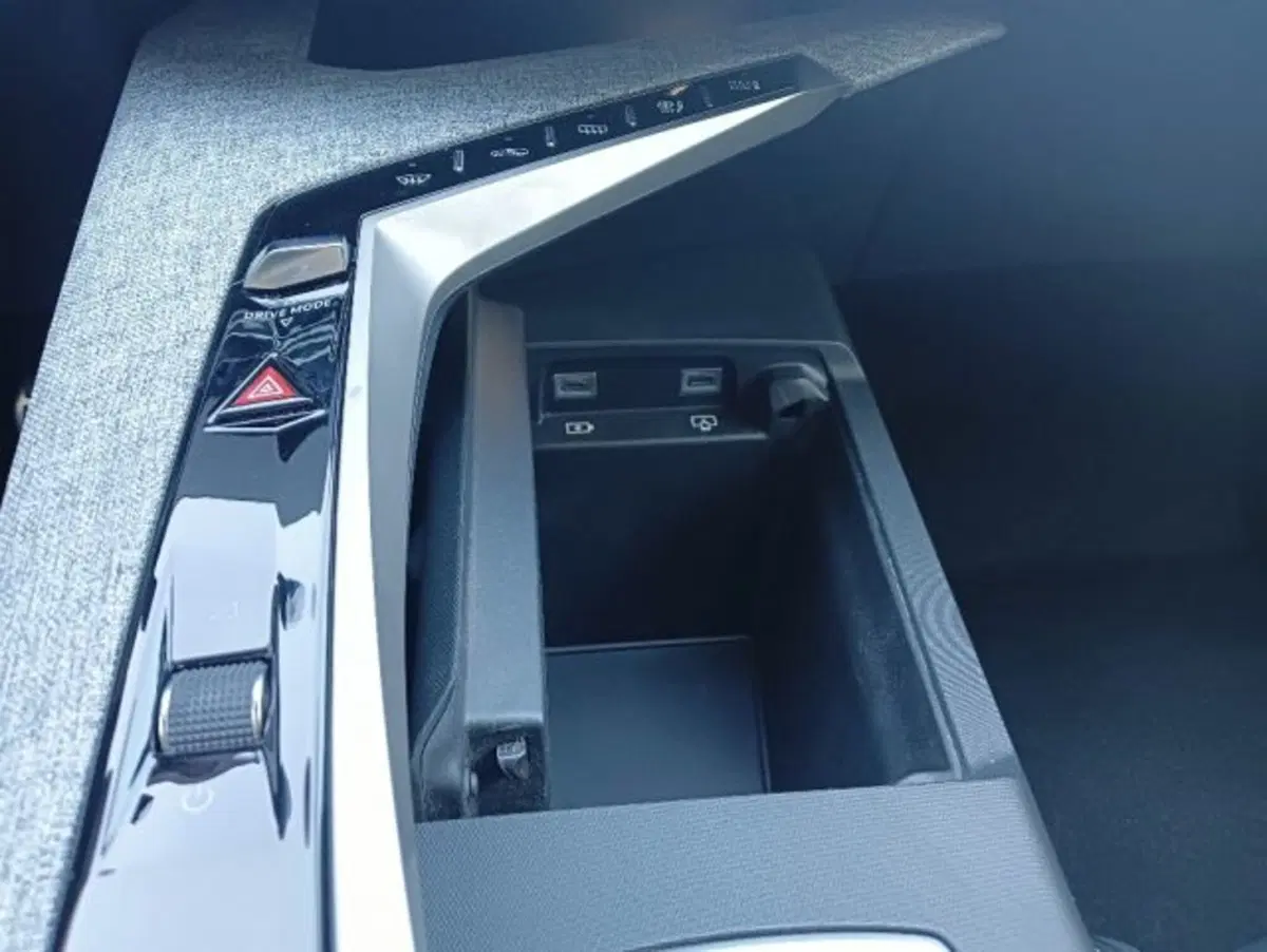 Peugeot 5008 usata a Brescia (20)