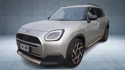MINI Mini Countryman E Favoured nuova a Verona