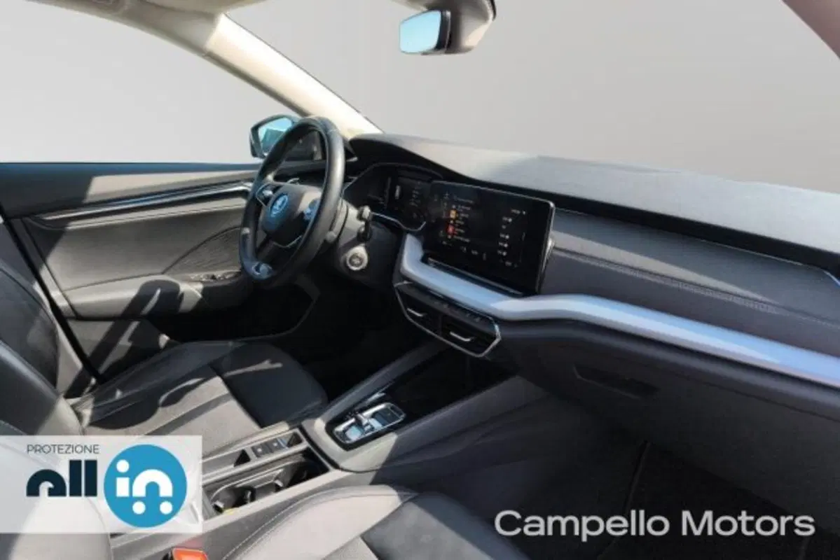 Skoda Octavia Station Wagon usata a Venezia (15)