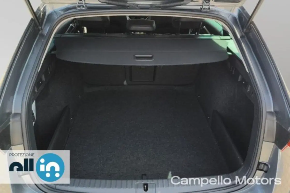Skoda Octavia Station Wagon usata a Venezia (19)