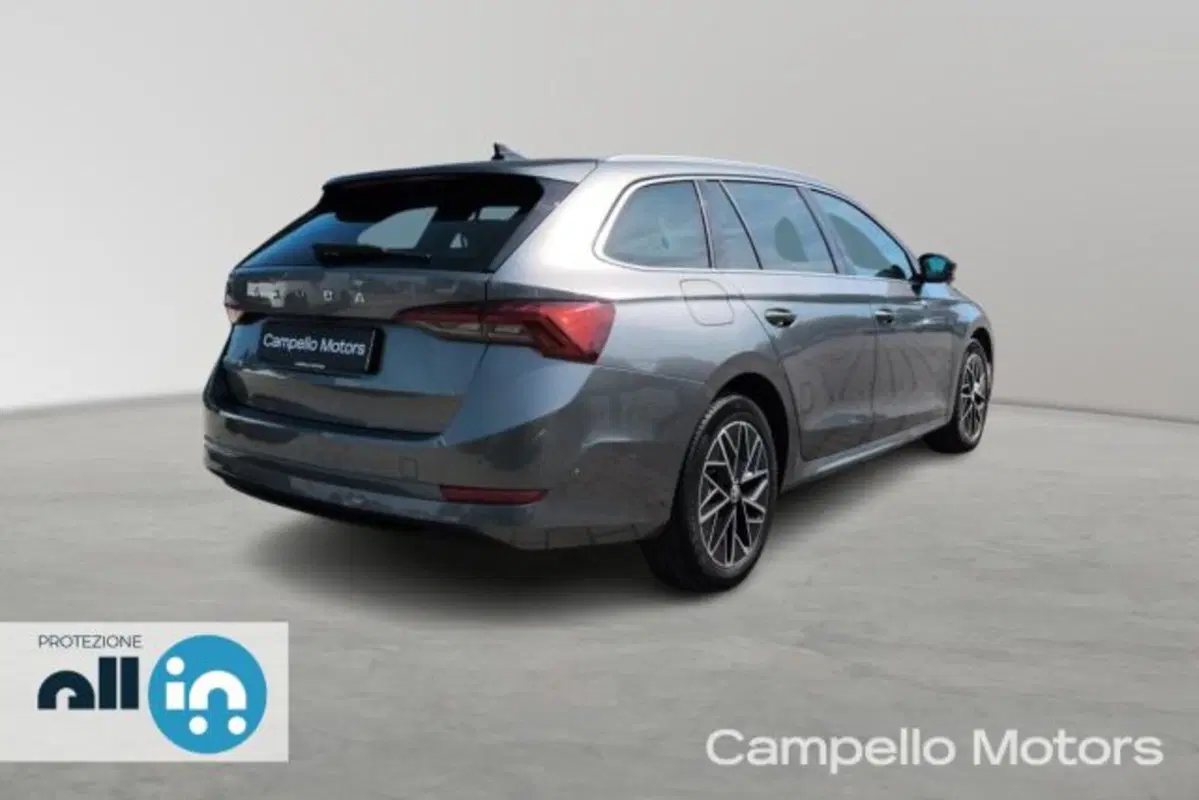 Skoda Octavia Station Wagon usata a Venezia (3)