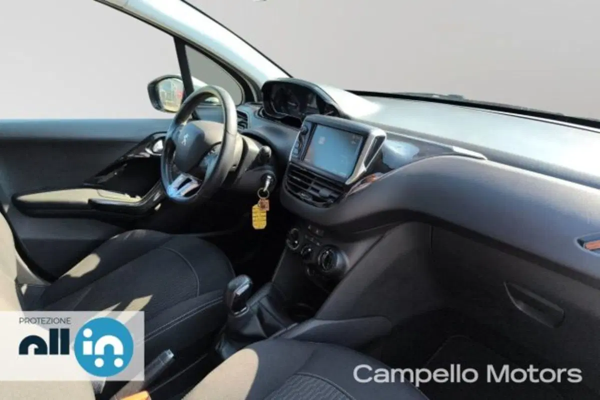 Peugeot 208 usata a Venezia (13)
