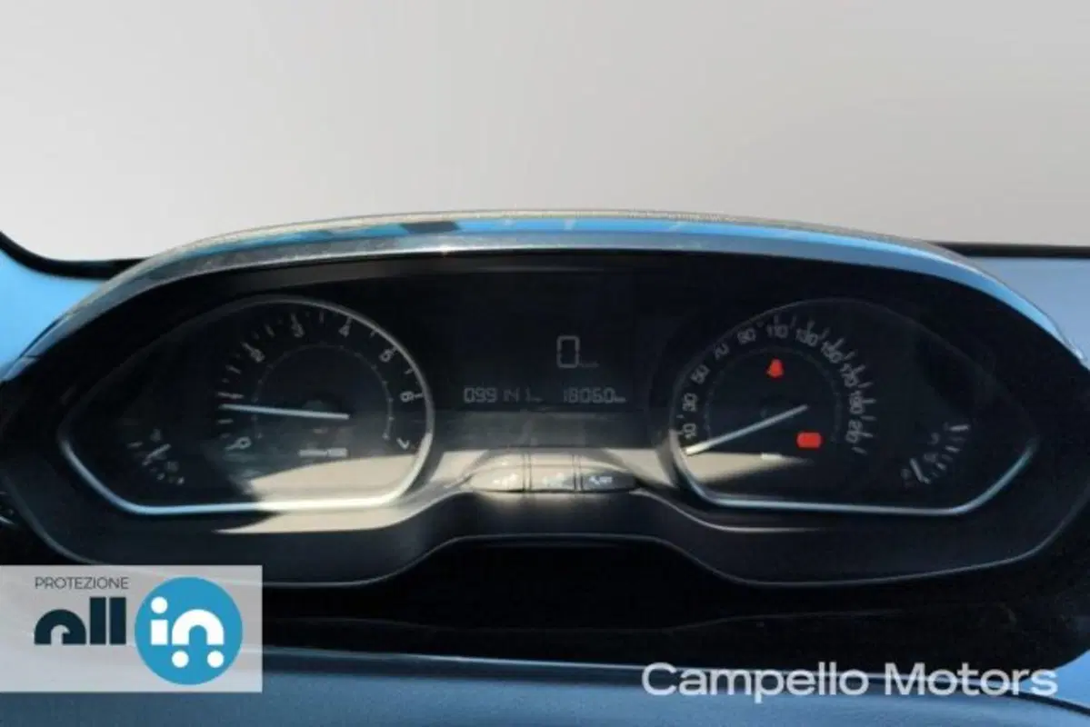 Peugeot 208 usata a Venezia (9)