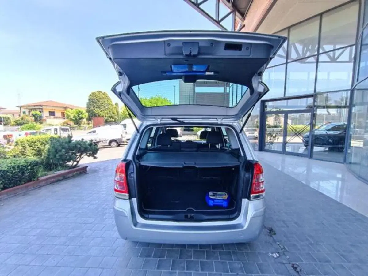Opel Zafira usata a Pisa (10)