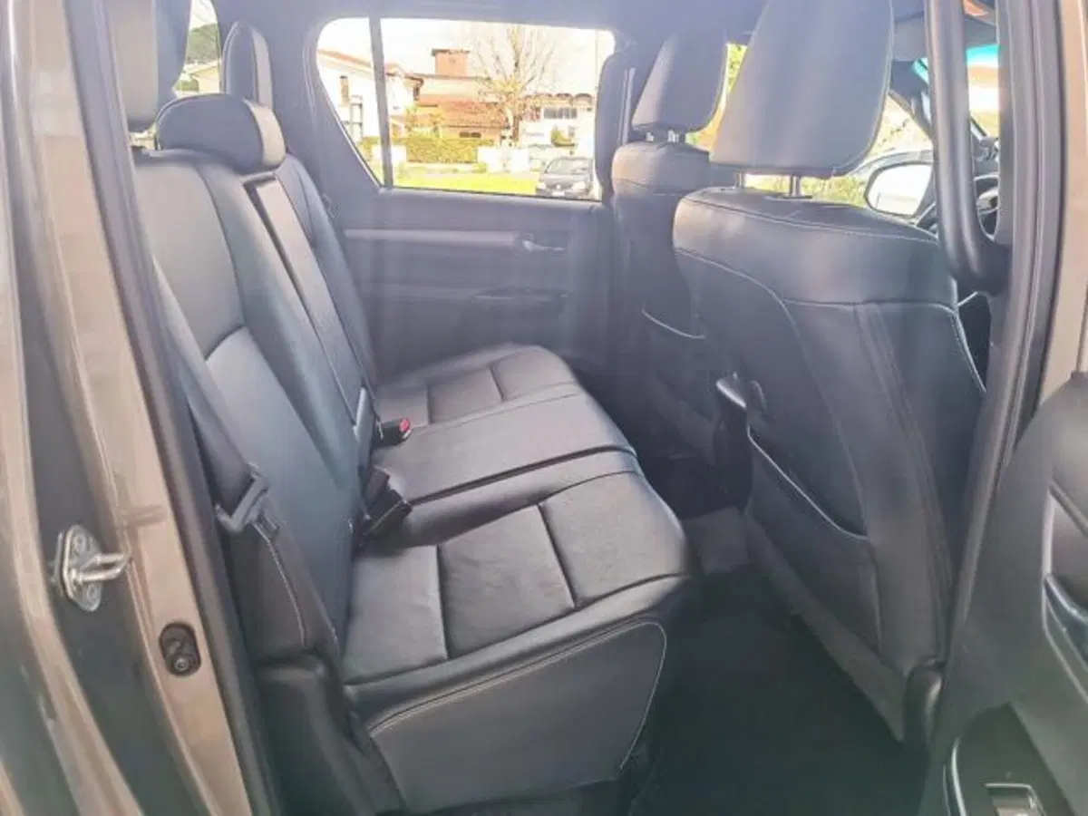 Toyota Hilux usata a Pisa (11)