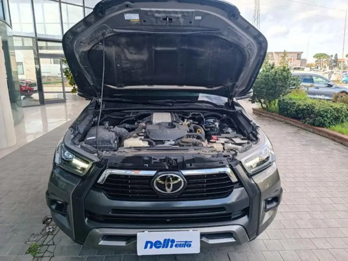 Toyota Hilux usata a Pisa (16)