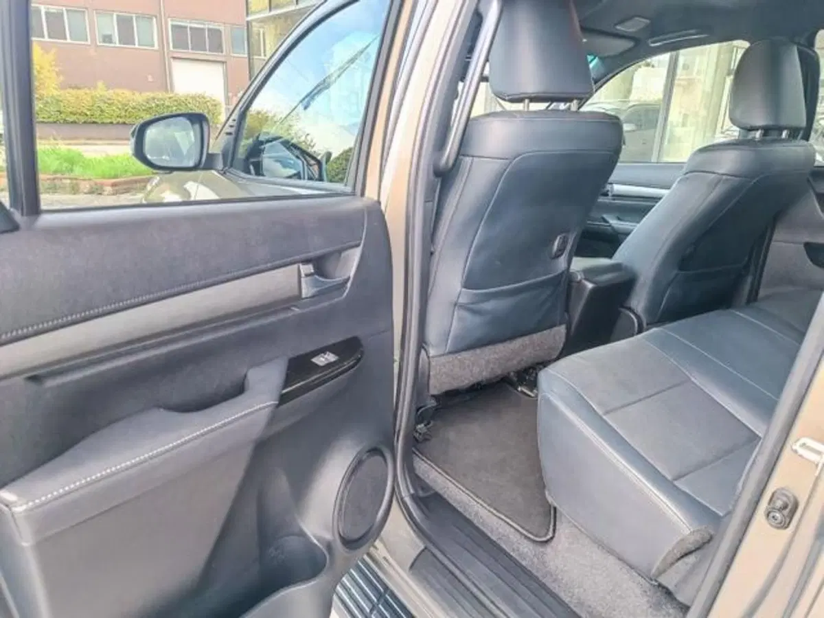 Toyota Hilux usata a Pisa (7)