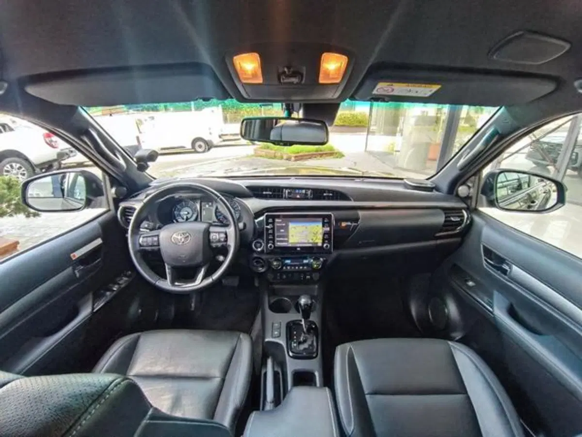Toyota Hilux usata a Pisa (9)