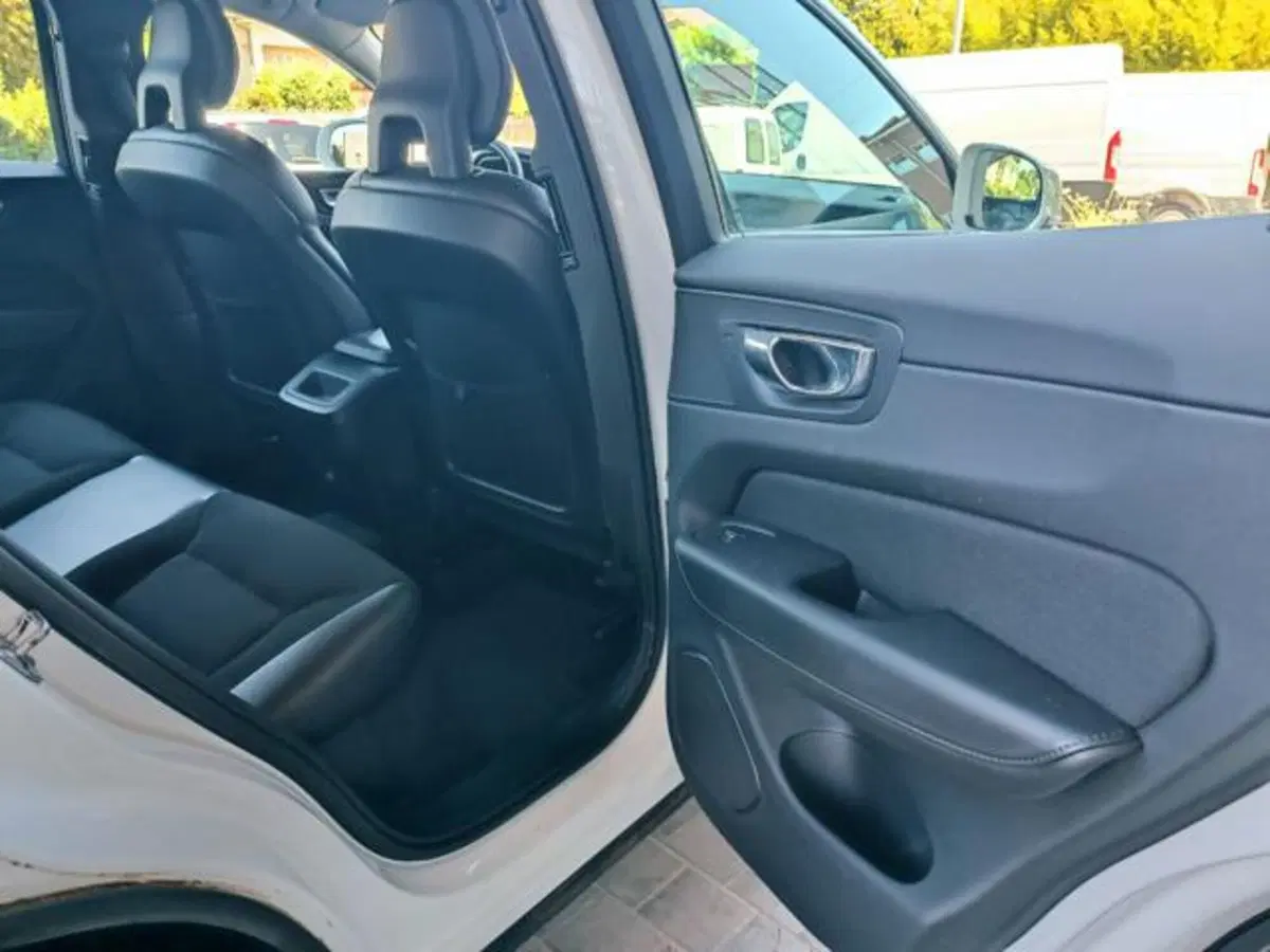 Volvo XC60 usata a Pisa (16)