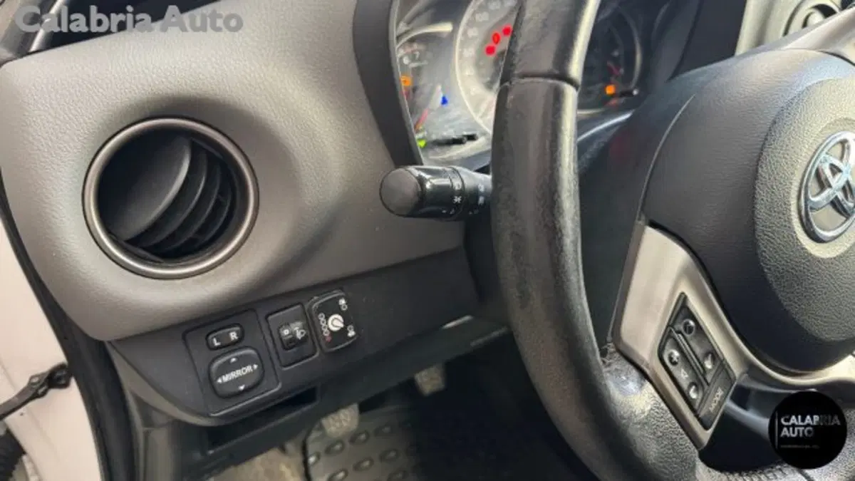 Toyota Yaris usata a Reggio Calabria (16)