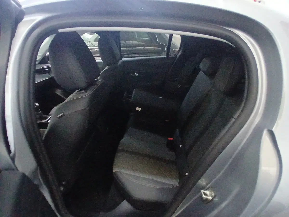 Peugeot 208 usata a Lecce (10)