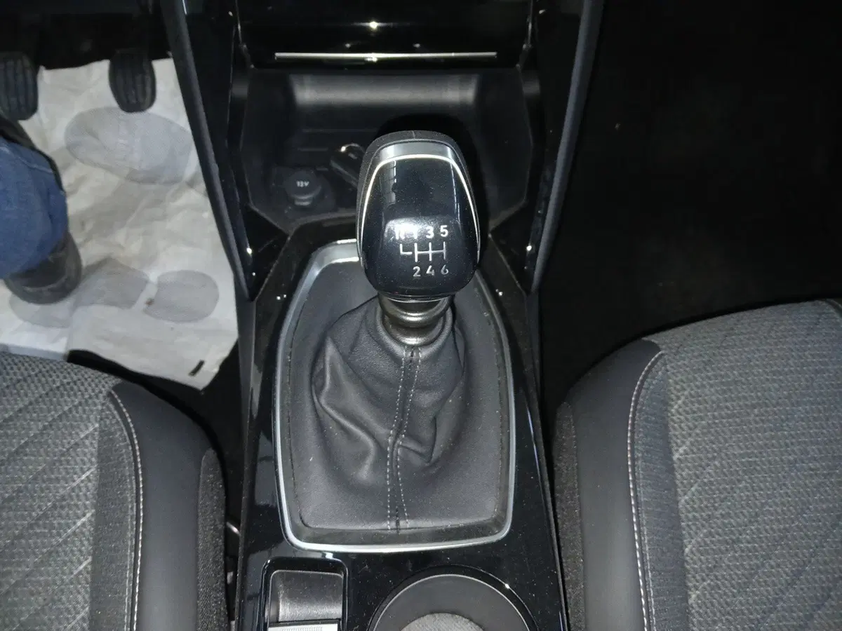 Peugeot 208 usata a Lecce (14)