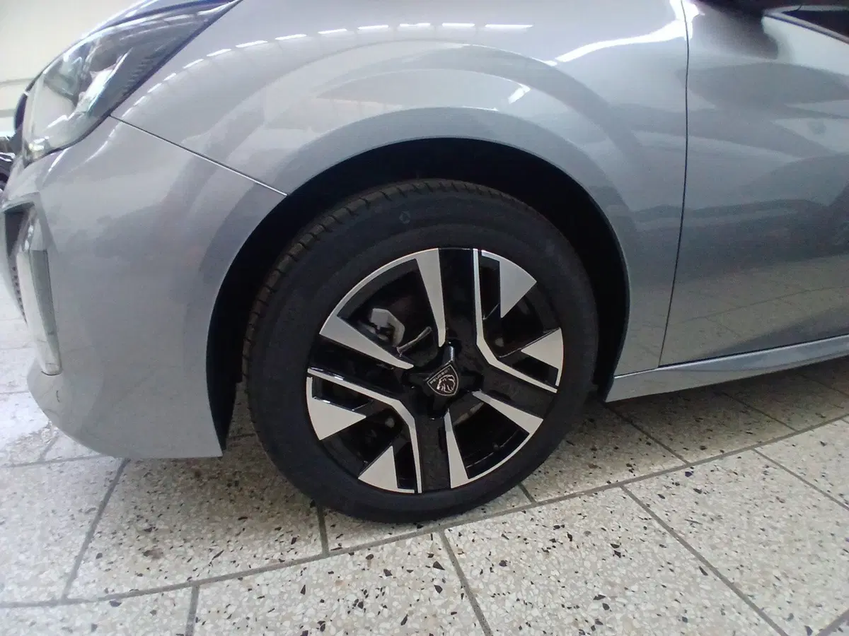 Peugeot 208 usata a Lecce (9)