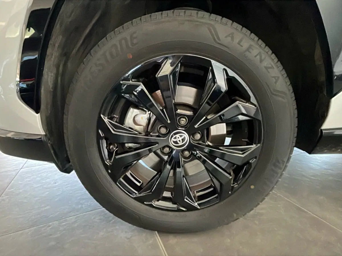 Toyota Rav4 usata a Lecce (9)