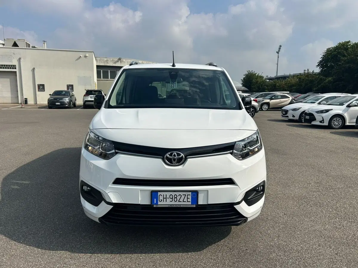 Toyota Proace City Verso usata a Piacenza (10)