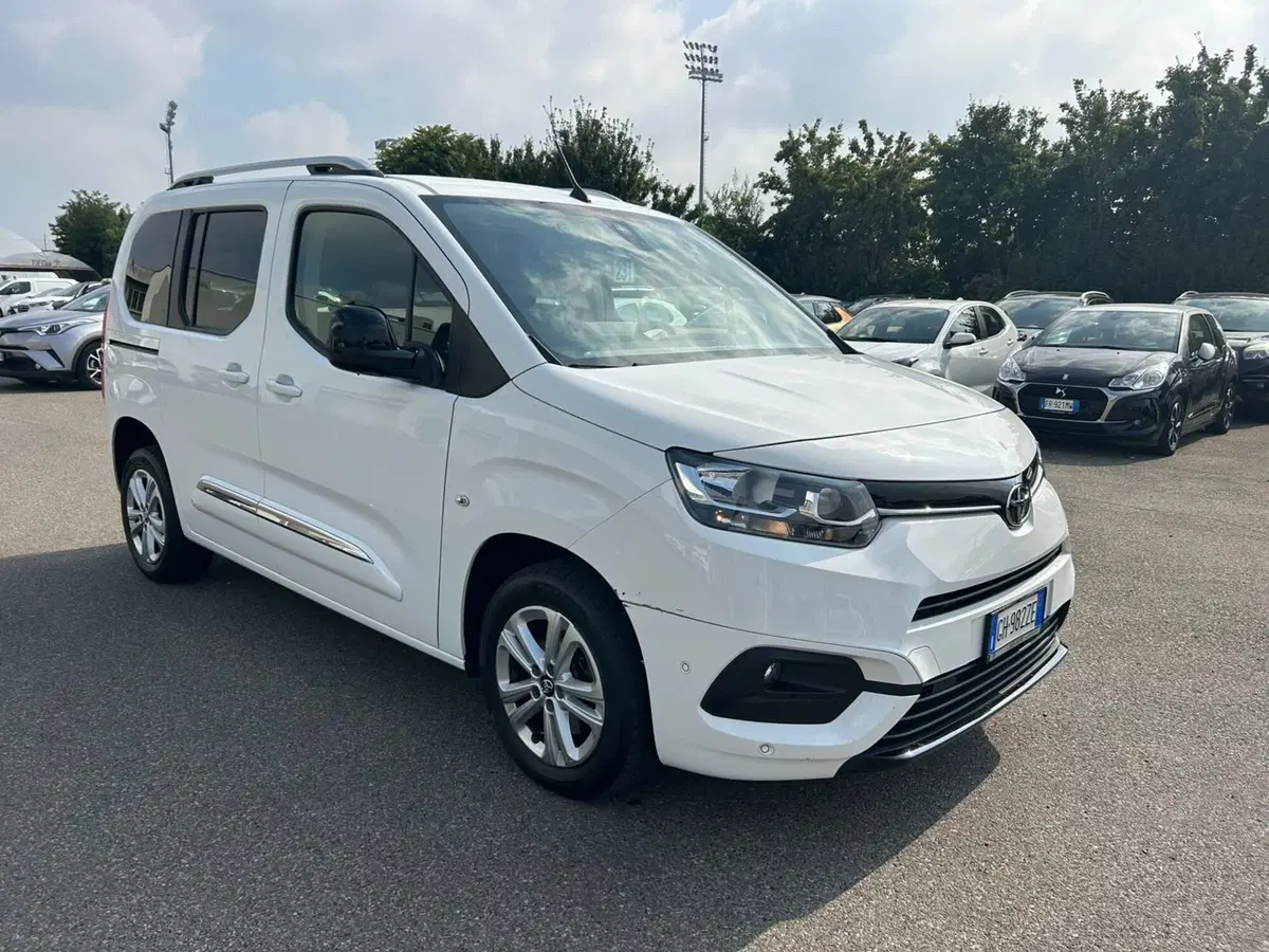 Toyota Proace City Verso usata a Piacenza (9)