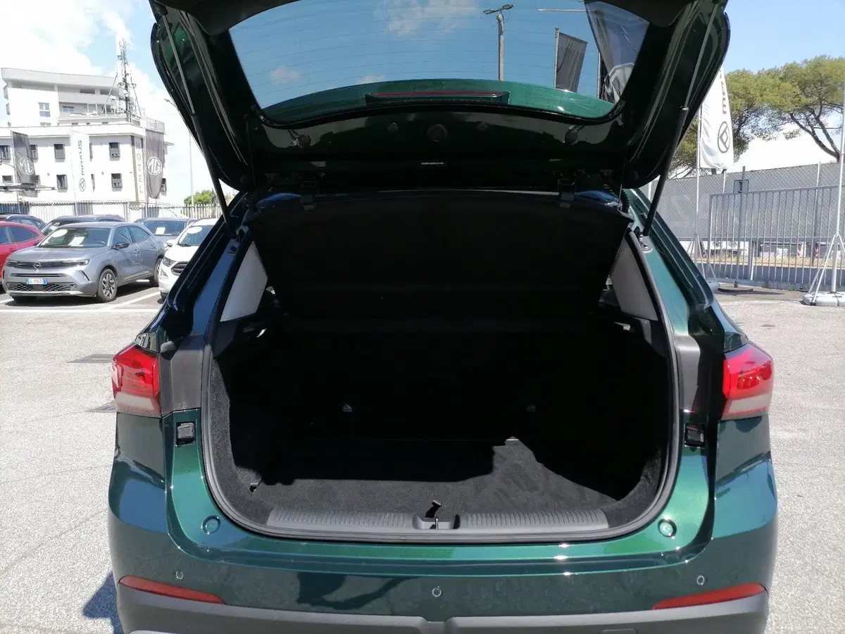 Mg ZS EV usata a Roma (10)