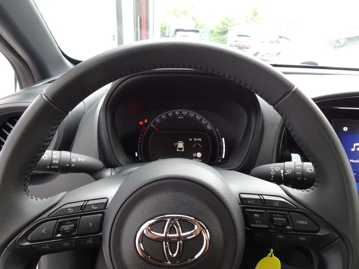 Toyota Aygo X usata a Venezia (11)