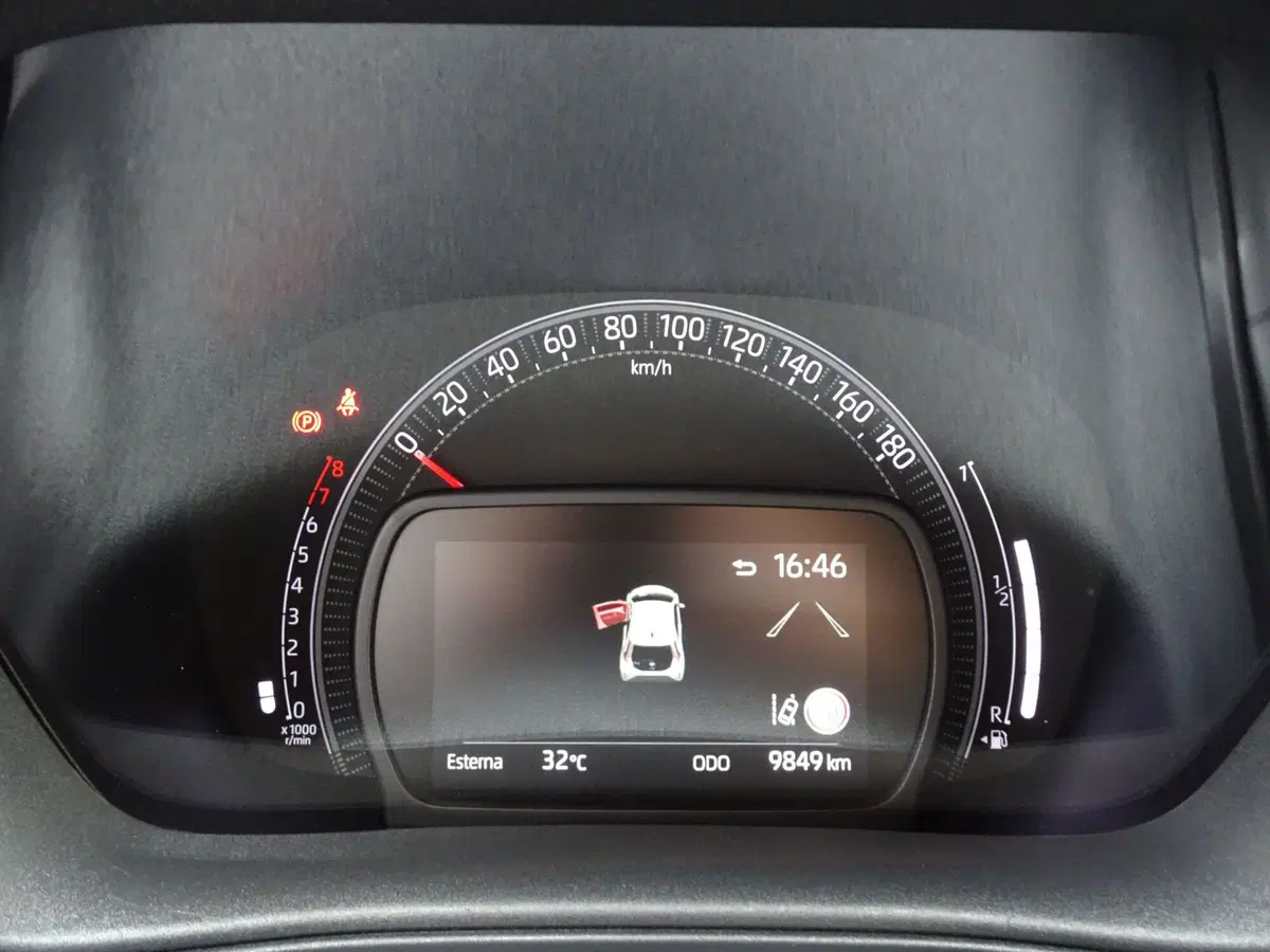 Toyota Aygo X usata a Venezia (12)