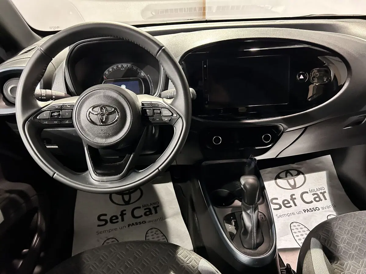 Toyota Aygo X usata a Milano (10)