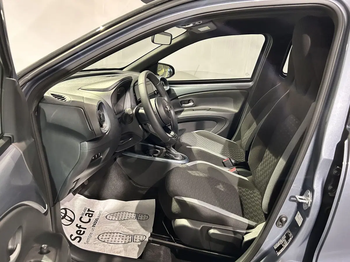 Toyota Aygo X usata a Milano (11)
