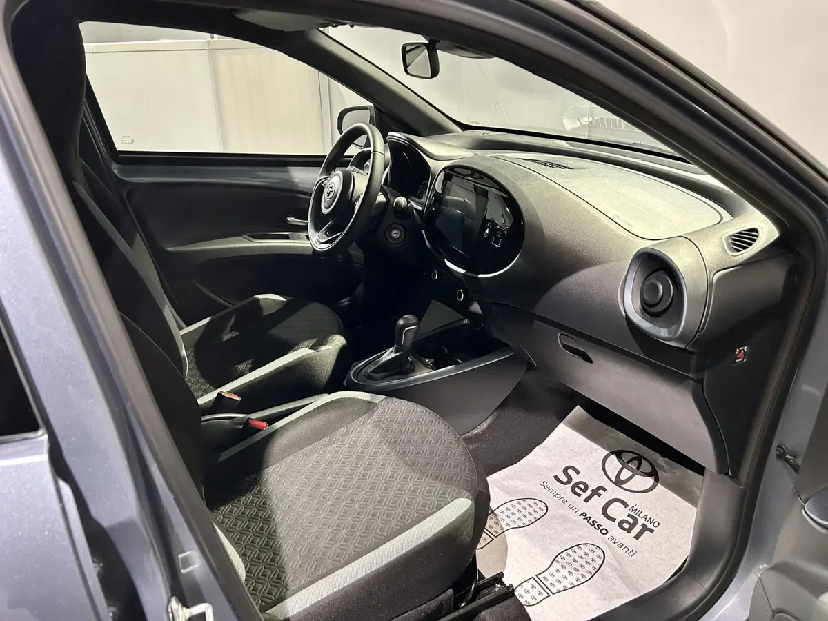 Toyota Aygo X usata a Milano (12)