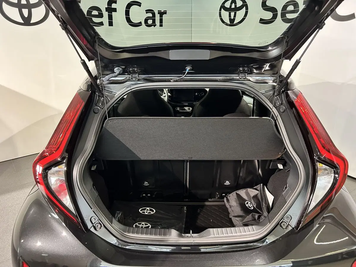 Toyota Aygo X usata a Milano (6)