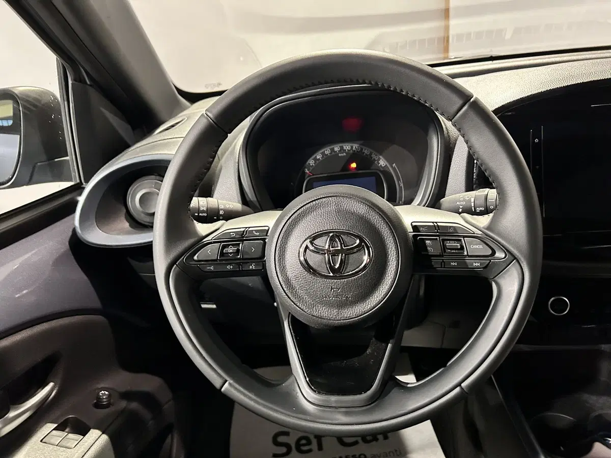 Toyota Aygo X usata a Milano (8)