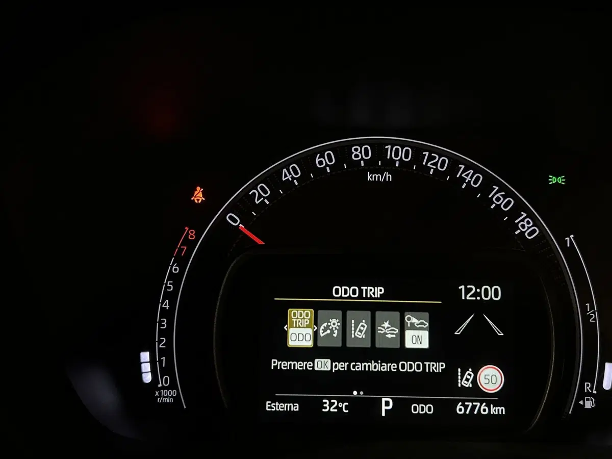 Toyota Aygo X usata a Milano (9)