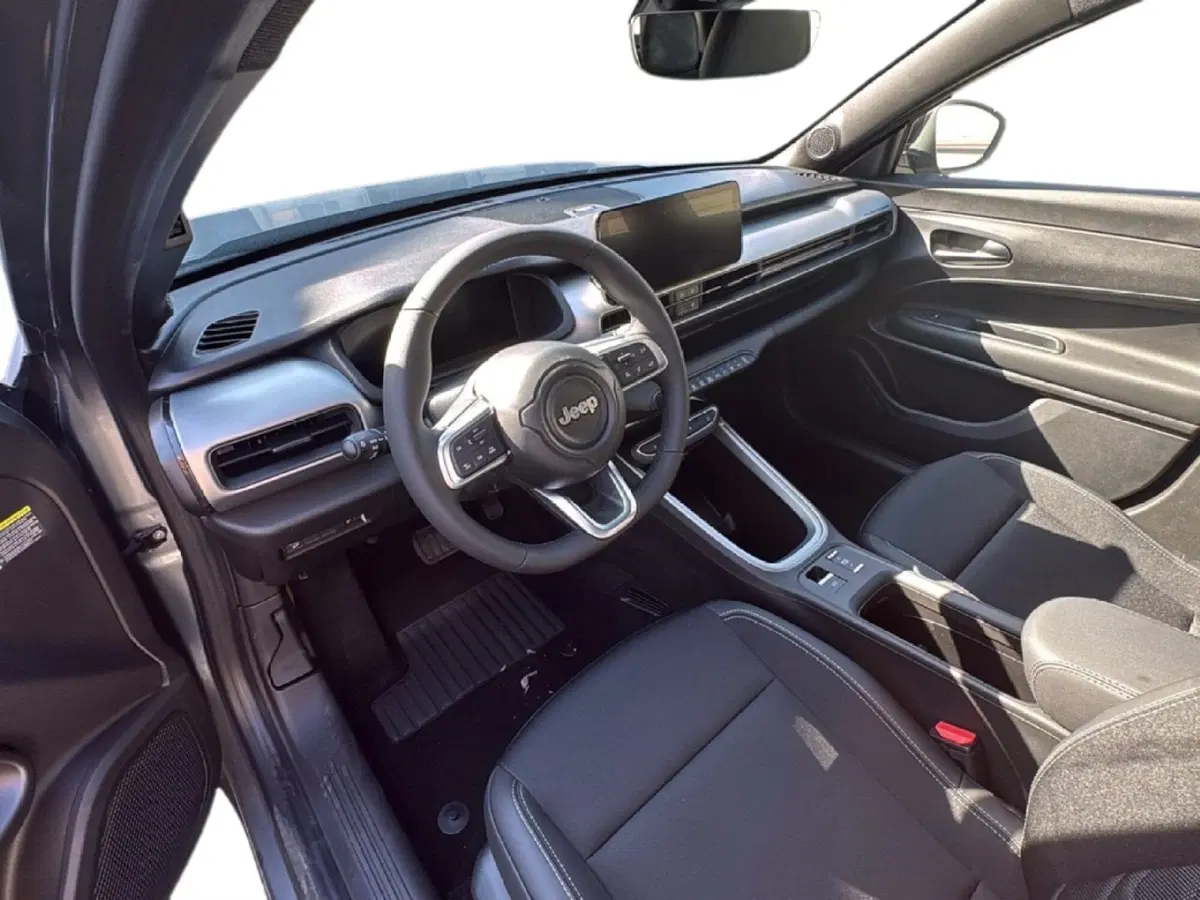 Jeep Avenger nuova a Agrigento (11)