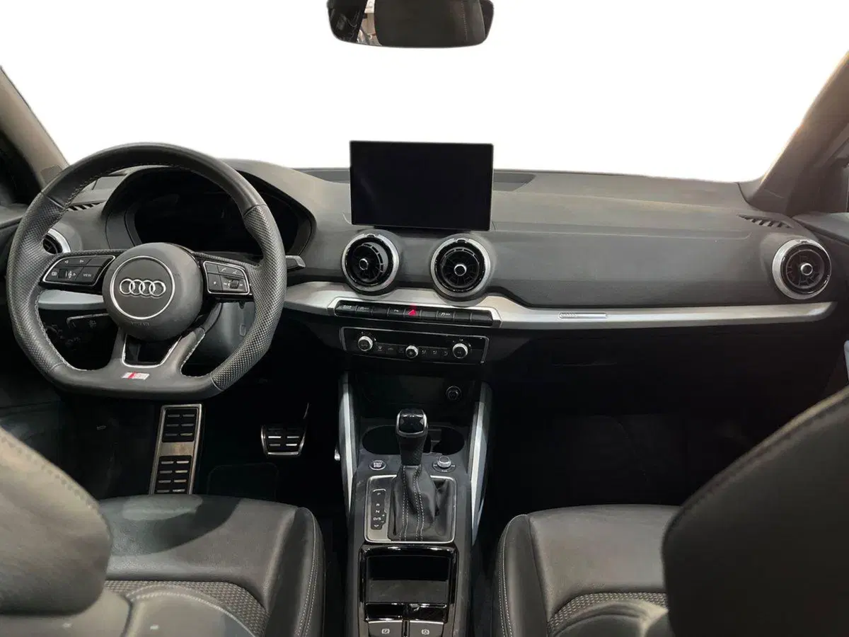 Audi Q2 usata a Bari (8)
