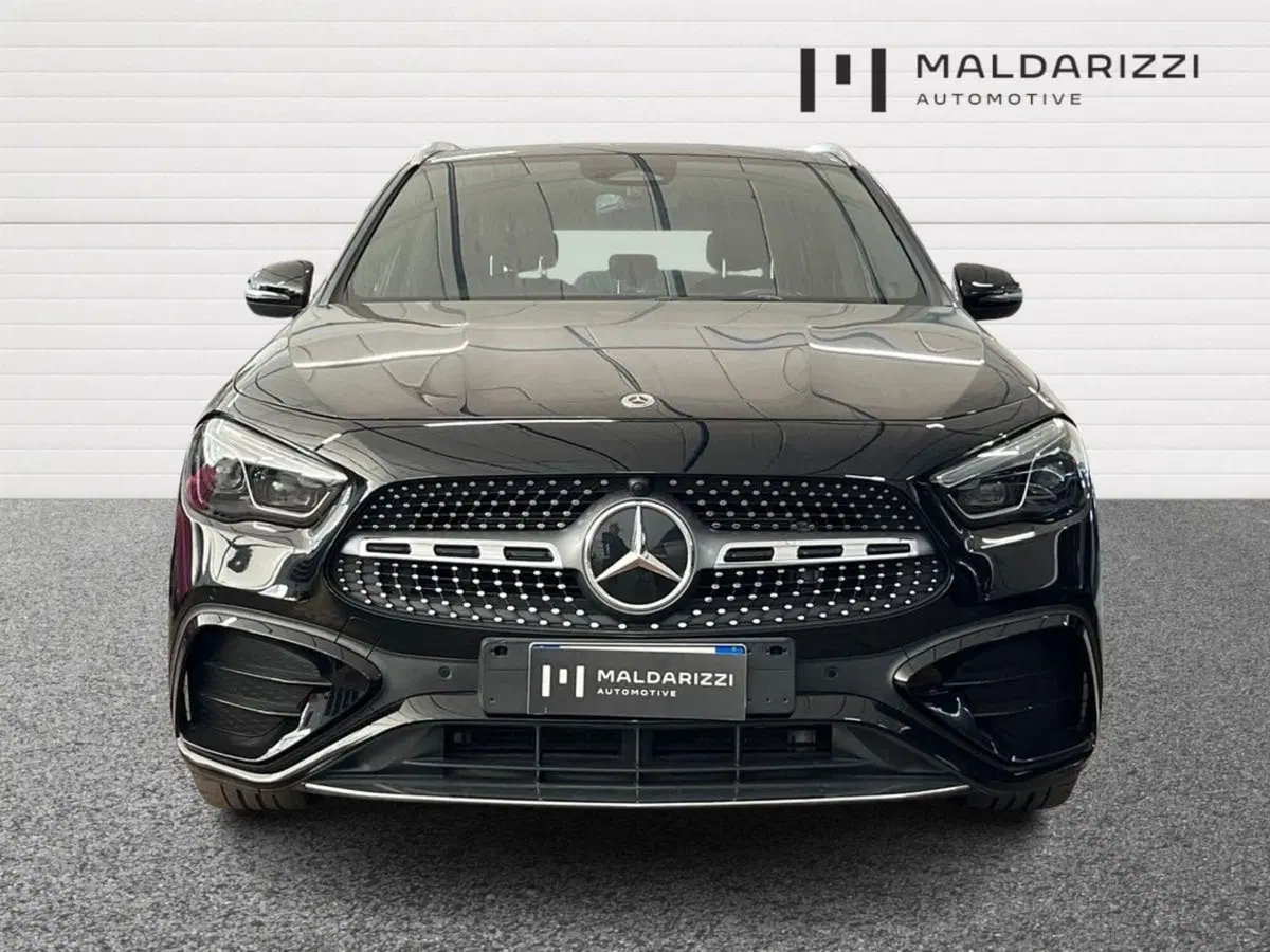 Mercedes-Benz GLA SUV usata a Bari (2)