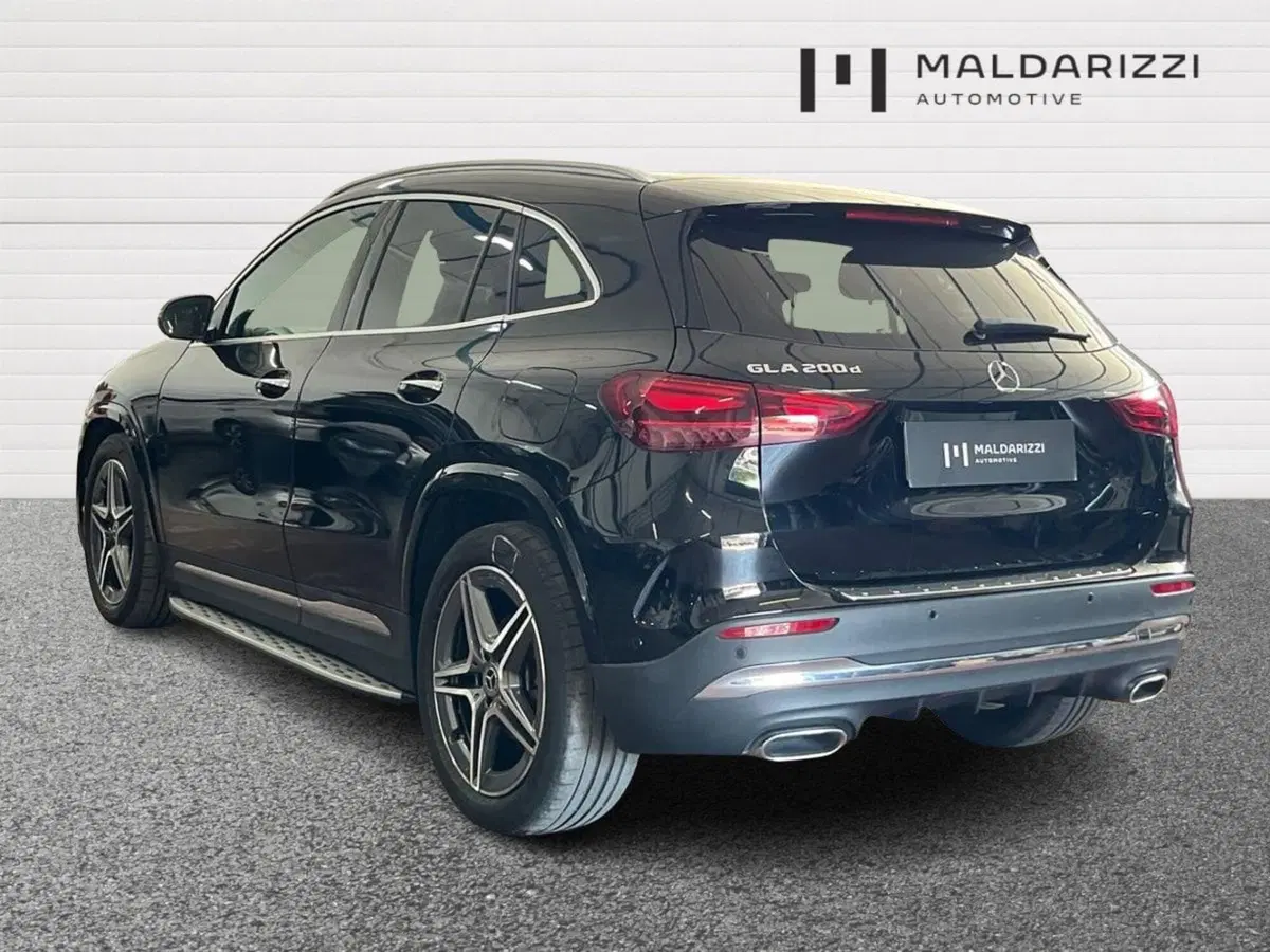 Mercedes-Benz GLA SUV usata a Bari (4)
